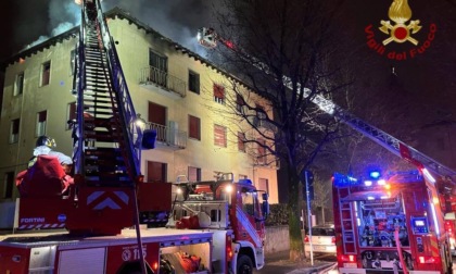 Incendio in Borgo Santa Caterina: condominio inagibile, sfollate quindici persone