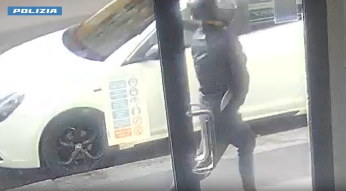 Arrestati nella Bergamasca due cinesi collegati all’accoltellamento nella Chinatown milanese