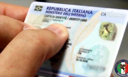 Mostra documenti falsi alla polizia locale di Palosco: arrestato pluripregiudicato 55enne