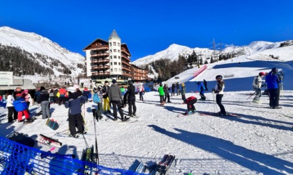 Sfonda due reti di protezione col bob a Foppolo: ragazza in ospedale con l’elicottero