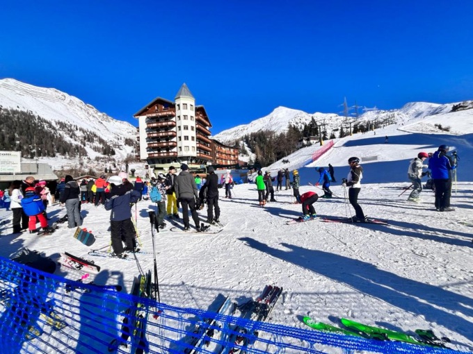 Sfonda due reti di protezione col bob a Foppolo: ragazza in ospedale con l’elicottero