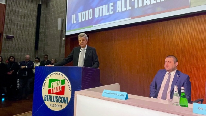 Al Congresso di Forza Italia, Pezzotta parte all’attacco: «Cambiare aria a Palazzo Frizzoni»