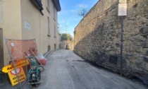 Riapre al traffico via Torni: sistemato il muro pericolante