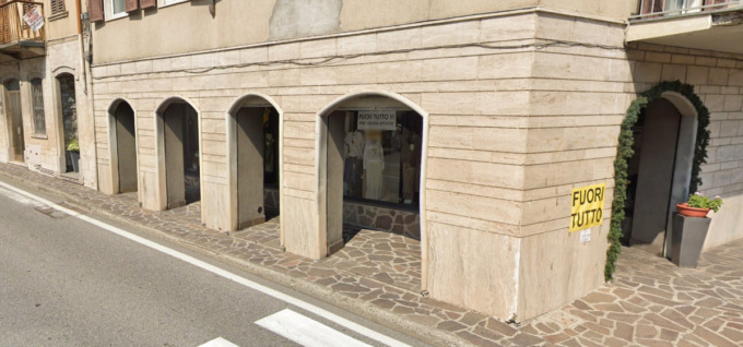San Giovanni Bianco, dopo ottant’anni chiude il negozio di abbigliamento Manzoni