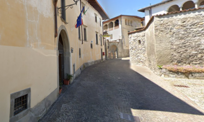 Approvata la mozione di sfiducia al sindaco di Solto Collina: Consiglio comunale a casa, arriva il commissario