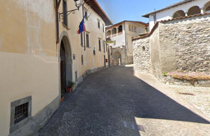 Approvata la mozione di sfiducia al sindaco di Solto Collina: Consiglio comunale a casa, arriva il commissario