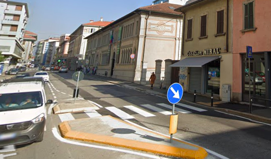 Individuato e denunciato l’uomo che ha investito madre e figlia sulle strisce in via Maj