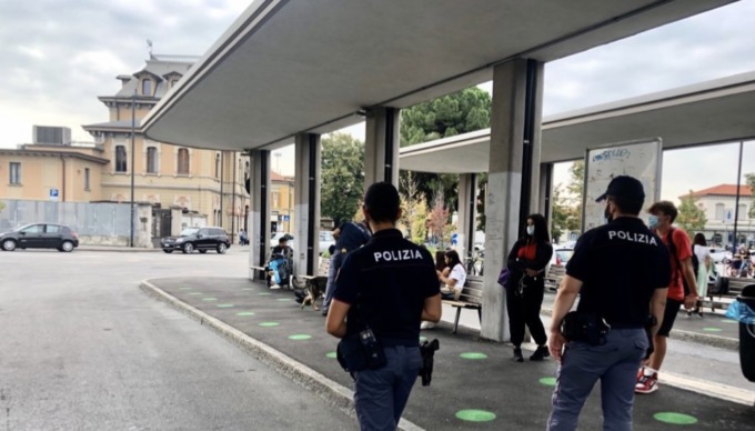 Aggressioni sui mezzi pubblici, le più colpite sono le lavoratrici: urge un intervento