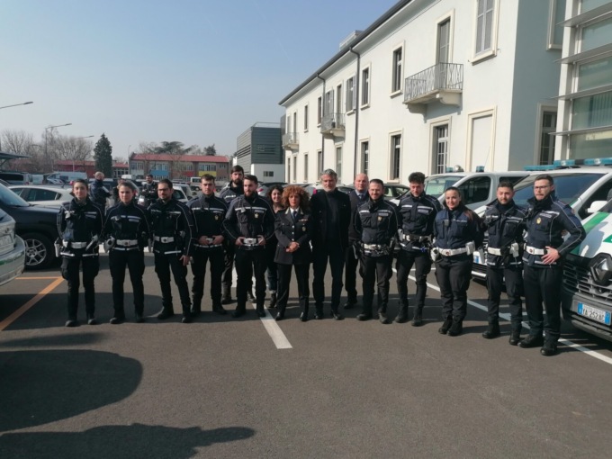 Ecco i 18 nuovi agenti della Polizia locale di Bergamo, che da oggi ha la fotosegnalazione