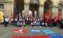Tragedia di Firenze, presidio davanti alla Prefettura di Bergamo: le richieste dei sindacati