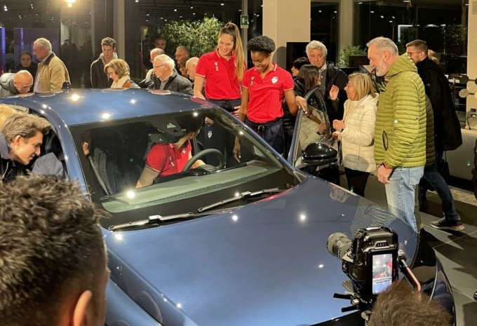 Autoghinzani presenta la Nuova Lancia Ypsilon: il lusso è per tutti!