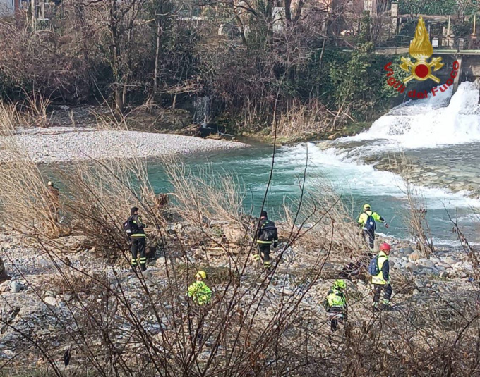 L’elicottero che sta sorvolando Seriate serve alla ricerca dell’anziano disperso da domenica