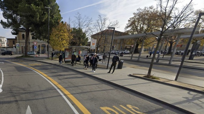 Zaccaria, morto investito a 19 anni dal bus che voleva prendere in stazione