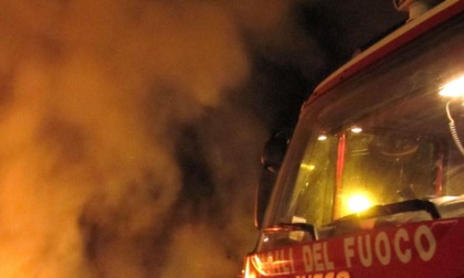 Centro estetico di Rogno distrutto nella notte da un incendio, si indaga su possibile origine dolosa