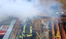 Incendio in via Portico Seminario a Calcinate: domate le fiamme