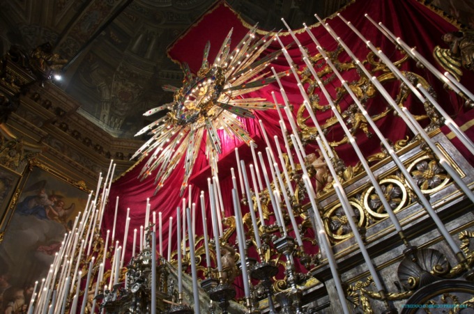 In Basilica a Gandino splende la Raggiera dei maestri Caniana: un capolavoro unico