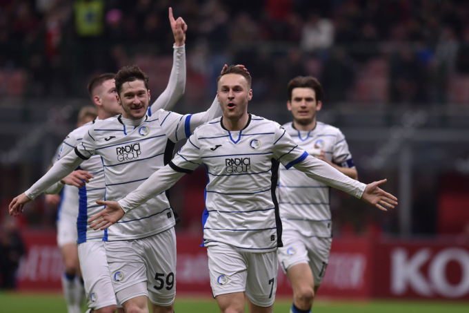 Cronaca di Milan-Atalanta 1-1: la Dea soffre per 90′, ma il rigore di Koopmeiners vale un punto d’oro