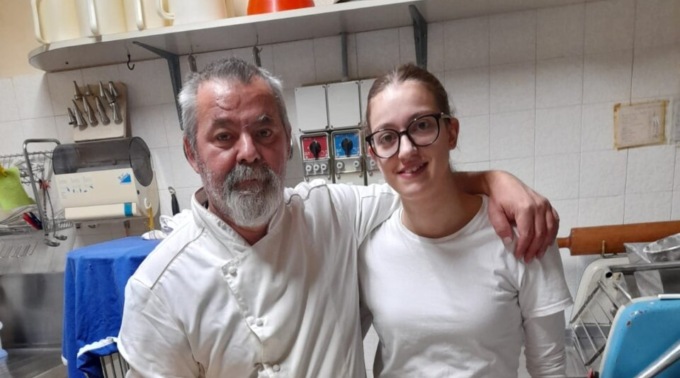 Piazzatorre, la ventenne Giulia gestirà il bar pasticceria Luca. «Bisogna investire in valle»