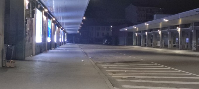 Spacciava droga alle Autolinee: pluripregiudicato arrestato dalla polizia locale