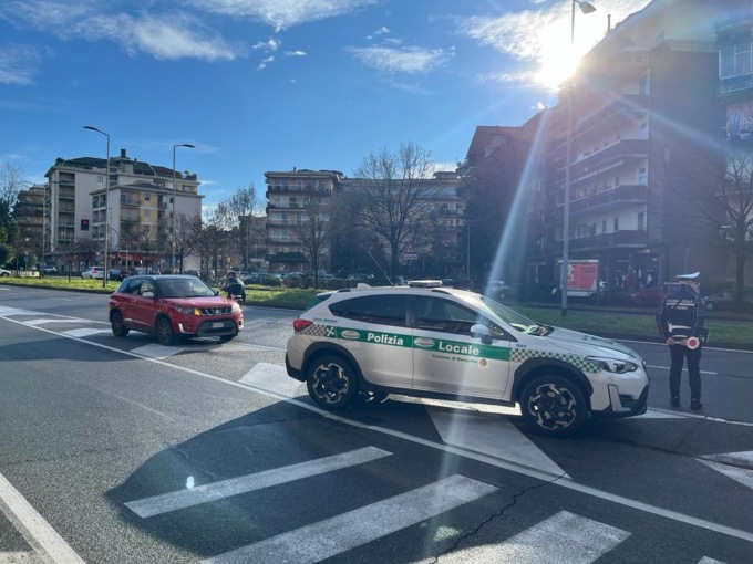 Settimana intensa per la polizia locale di Bergamo: incidenti, patenti ritirate, un arresto