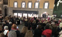 In 250 al presidio dell'8 febbraio a Bergamo contro la violenza di genere. Le foto