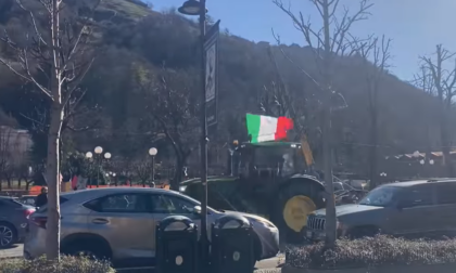 Corteo di trattori da San Giovanni Bianco a San Pellegrino: «Prezzi giusti e via il lupo»
