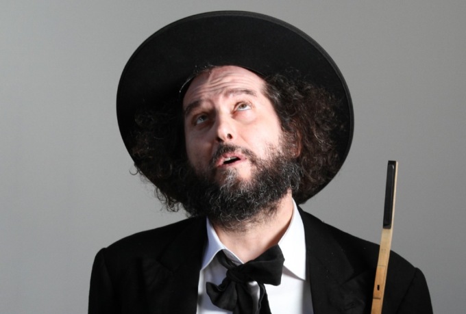 Vinicio Capossela fa tappa a Bergamo: suonerà al Teatro Donizetti