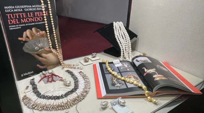 Alla mostra “Le Mura nella Storia” si parla di perle e di viaggi