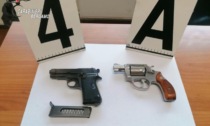 Armi, droga e veicoli rubati in un box di via Tolstoj: arrestato un 72enne