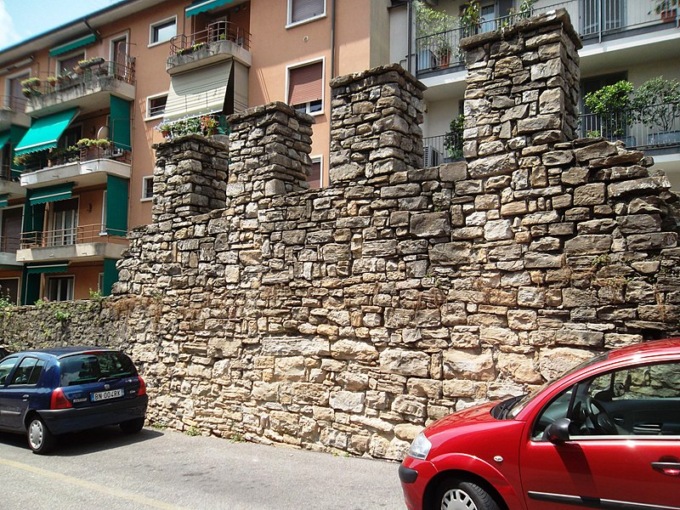 Quel poco che resta delle Muraine di Bergamo andrebbe trattato meglio e con rispetto