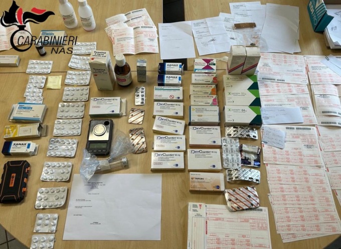 Ricette false per ottenere farmaci “stupefacenti” in farmacia: perquisizioni anche a Bergamo