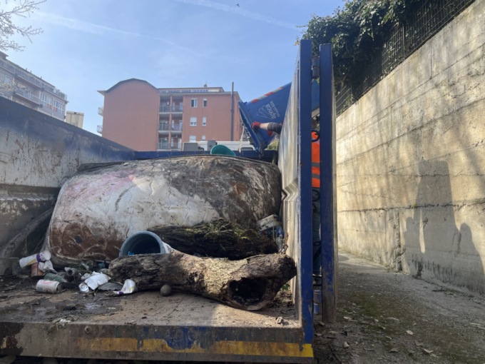 Cinque milioni di euro l’anno per pulire le rogge: «La spesa sarebbe contenuta con meno episodi di abbandono»