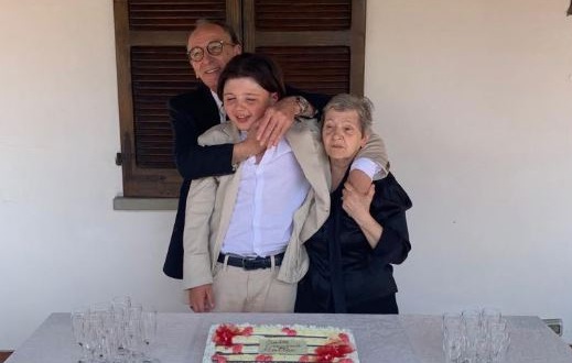 Carvico, 14enne salva il nonno colpito da malore seguendo le istruzioni del campo scuola degli Alpini