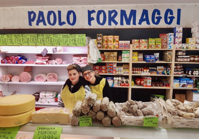 Chiude i battenti il negozio di alimentari della frazione di Lonno, a Nembro