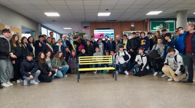 La mamma di un ragazzo bullizzato: «Mio figlio ossessionato dalla paura di entrare a scuola»