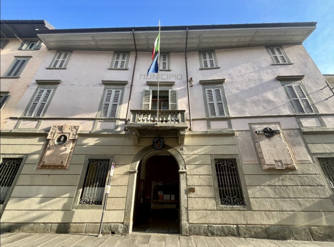 Preoccupazione ad Albino: l’ex municipio non diventi un deposito… di polvere