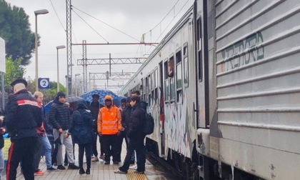 Ragazzo di Presezzo rapinato sul treno da una banda di balordi