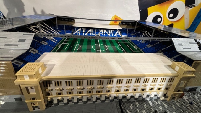 Il Gewiss Stadium è finito: lo trovate a Oriocenter, fatto di mattoncini Lego!