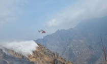 Incendio a Barbata, frazione di Colzate: intervengono Vigili del fuoco e Protezione civile