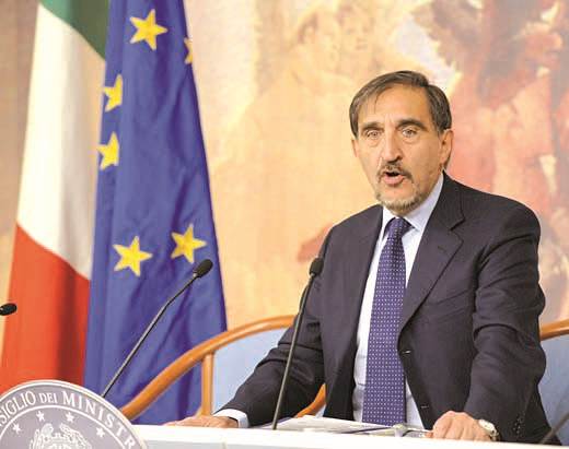 Il presidente del Senato La Russa scrive un pezzo per il giornalino della scuola media di Romano