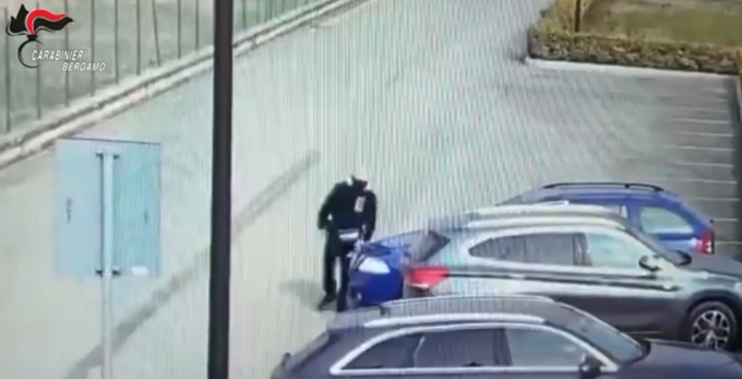 Rubavano le chiavi di casa dalle auto e svaligiavano le abitazioni: condannati due 25enni