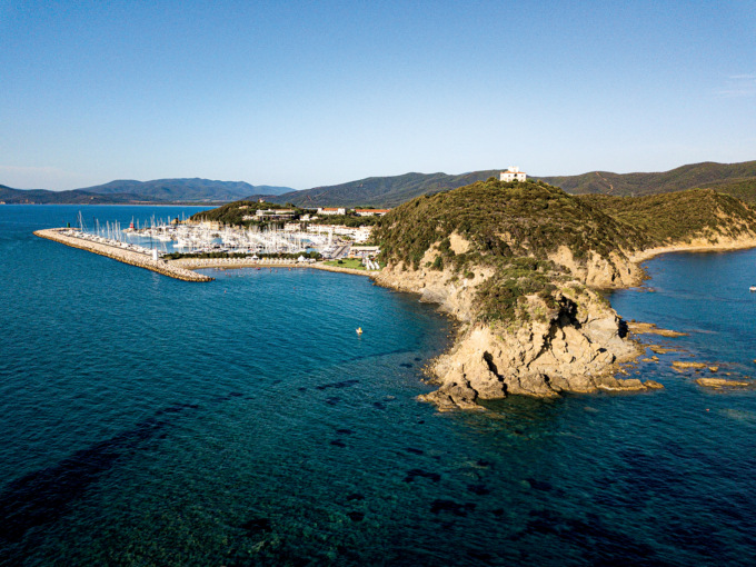 Agenzia viaggi fantasma del Cremasco truffa gente da anni anche nella Bergamasca, nonostante le denunce