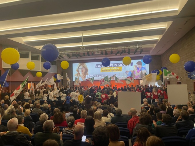 Elena Carnevali presenta la coalizione: in quattrocento in Fiera