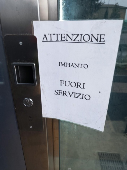 Passerella di Campagnola: «Ma siamo a Bergamo o in una città del Terzo Mondo?»