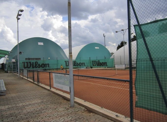 Padel sospeso a Curno, i cittadini: «Il Comune non si è preoccupato di noi residenti»