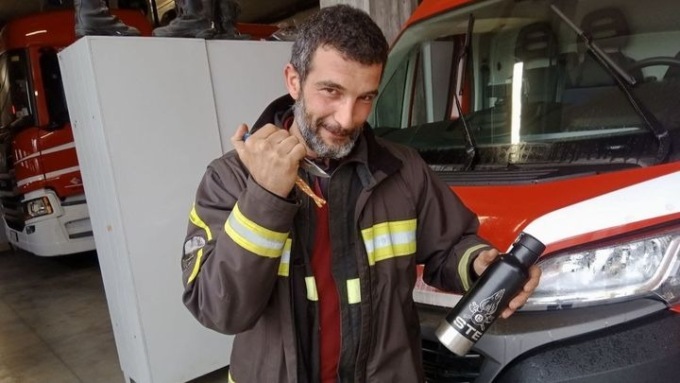 «Una persona meravigliosa». Raccolta fondi per la famiglia di Francesco, pompiere morto a 44 anni