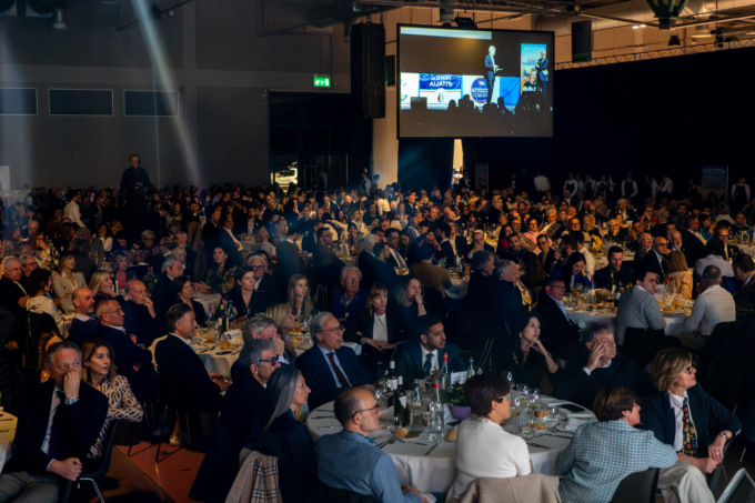 I «mille soldati», la stampa “nemica” e tanto ottimismo: com’è andata la cena in Fiera di Pezzotta