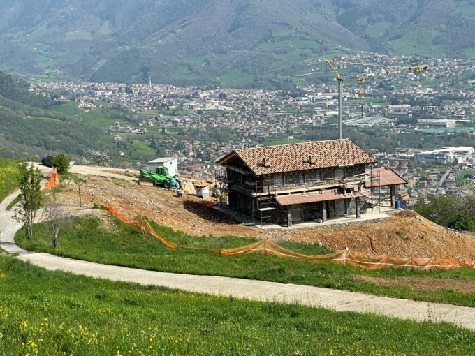 La tragedia di Francesco Zucclini, il 73enne travolto dal suo Doblò a Vertova