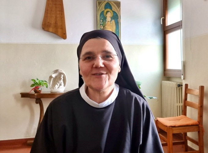 La badessa del monastero di via Lunga: «Occorre il silenzio per ritrovare noi stessi»