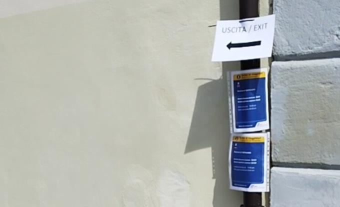 Basta spallate ai binari 1 e 2 ovest: aperto il cancello su piazzale Marconi. E c’è un nuovo marciapiede